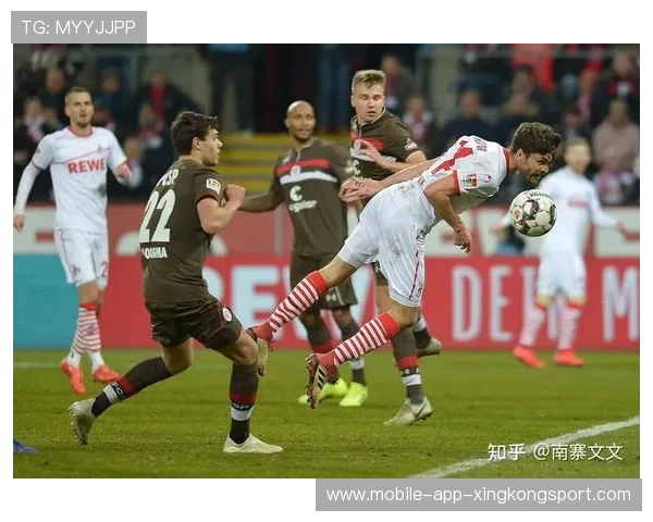 德甲拜仁中场短传流畅,攻势不断呈现的战术解码